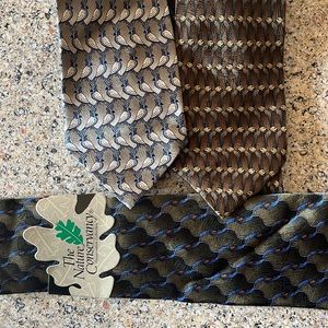 The Nature Conservancy Tie lot